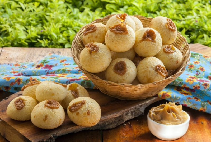 Atacado de Pão de Queijo Recheado Congelado Castelhanos - Pão de Queijo Congelado para Revenda